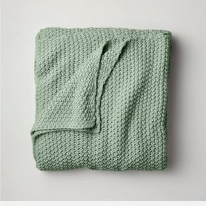 CASALUNA KING knit blanket in the color mint green